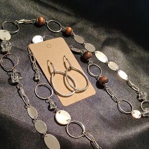 Elegant Silver and Brown Beaded Long Oval Link Necklace With Matching Earrings.